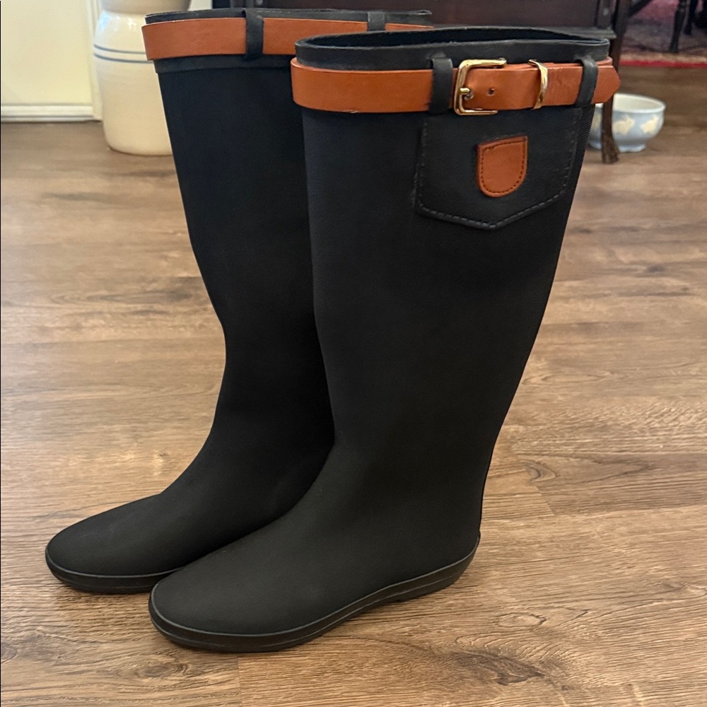 Henry Ferrera Black and Tan Women's All Weather Boots Size 6